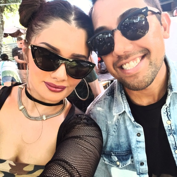 Meet your Posher, Kimberly - Picture 2 of 2